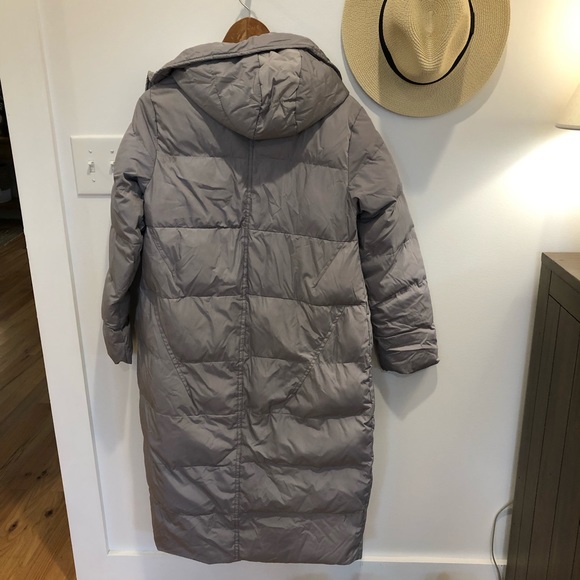 Knee length down coat - Picture 2 of 8